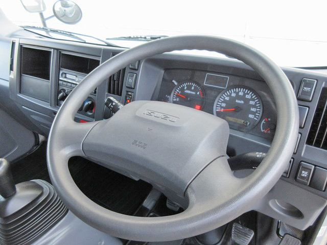 いすゞエルフアルミバン小型（2t・3t）[写真30]