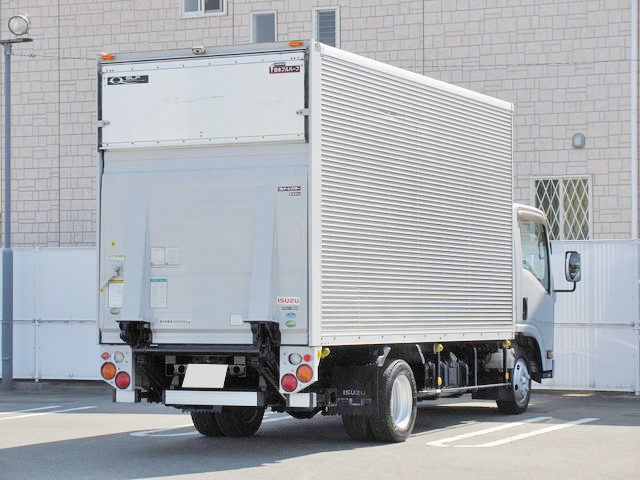 いすゞエルフアルミバン小型（2t・3t）[写真04]