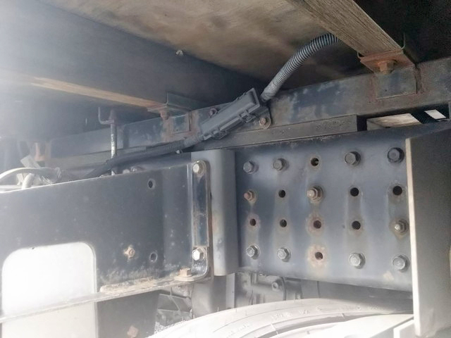 三菱ふそうキャンター平ボディ小型（2t・3t）[写真19]