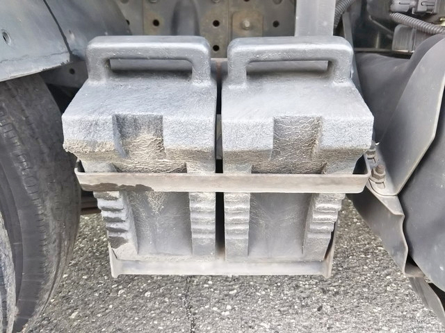 三菱ふそうキャンター平ボディ小型（2t・3t）[写真22]