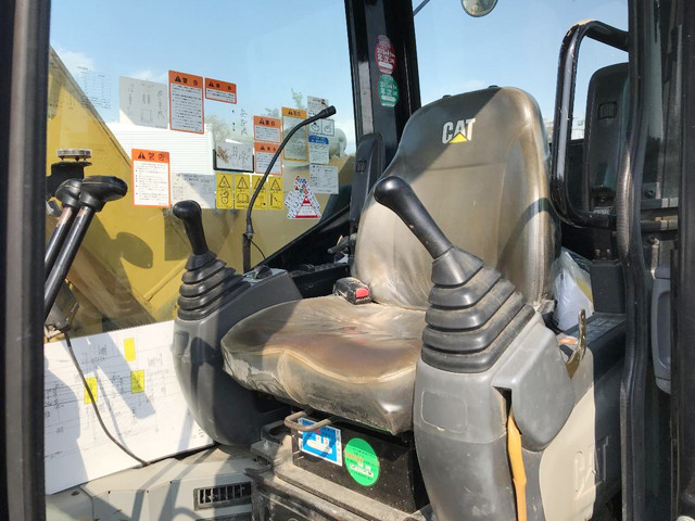 CATユンボ（バックホー）[写真13]