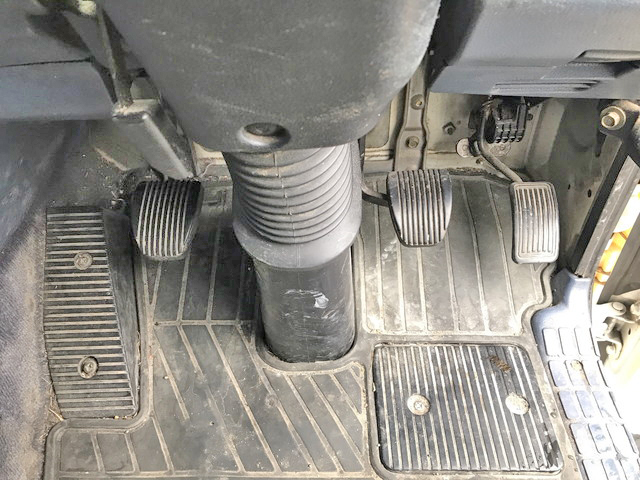 日野プロフィア家畜運搬車大型（10t）[写真32]