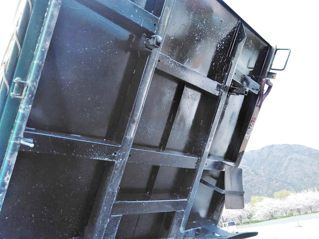 三菱ふそうキャンターダンプ小型（2t・3t）[写真11]