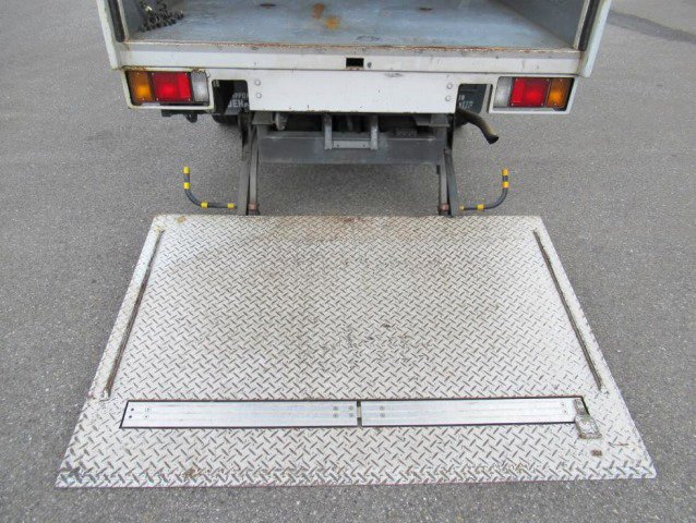 いすゞエルフアルミバン小型（2t・3t）[写真12]