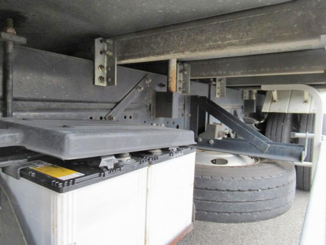 いすゞエルフアルミバン小型（2t・3t）[写真19]