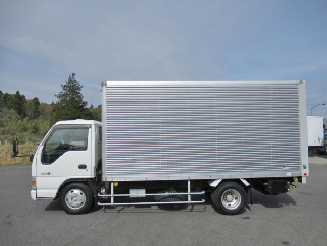 いすゞエルフアルミバン小型（2t・3t）[写真03]