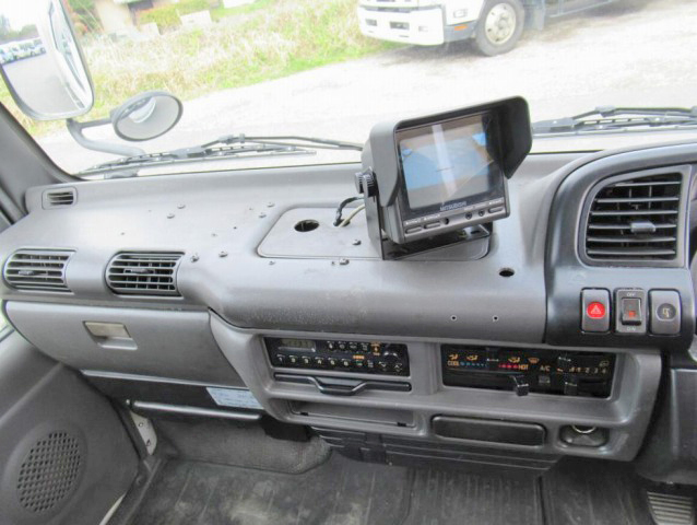 いすゞエルフアルミバン小型（2t・3t）[写真36]