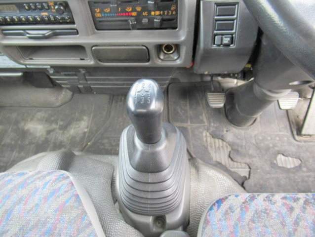 いすゞエルフアルミバン小型（2t・3t）[写真38]