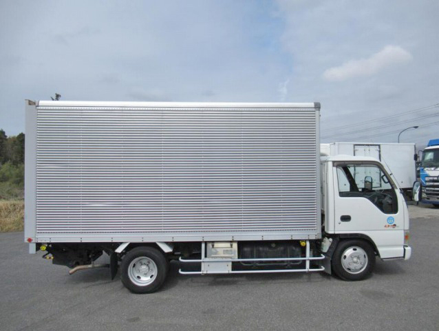 いすゞエルフアルミバン小型（2t・3t）[写真04]