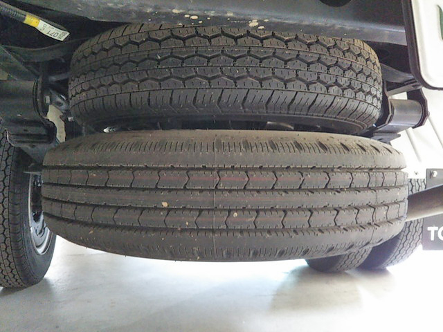 トヨタトヨエース平ボディ小型（2t・3t）[写真14]