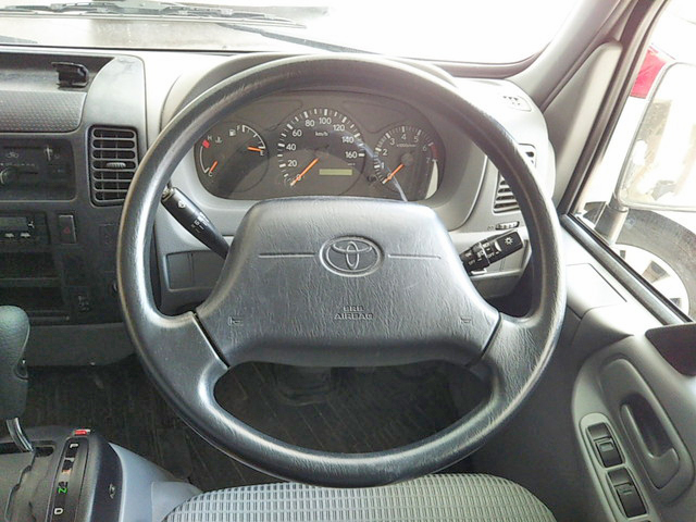 トヨタトヨエース平ボディ小型（2t・3t）[写真25]