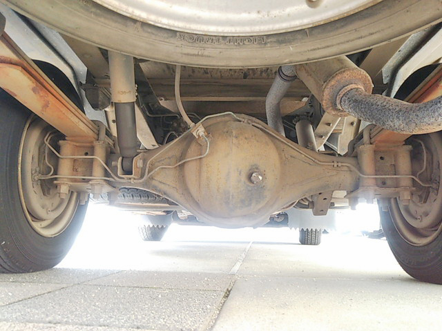 いすゞエルフ平ボディ小型（2t・3t）[写真11]