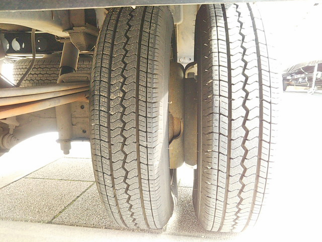 いすゞエルフ平ボディ小型（2t・3t）[写真13]