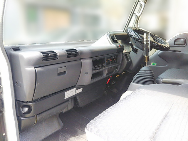 いすゞエルフ平ボディ小型（2t・3t）[写真24]