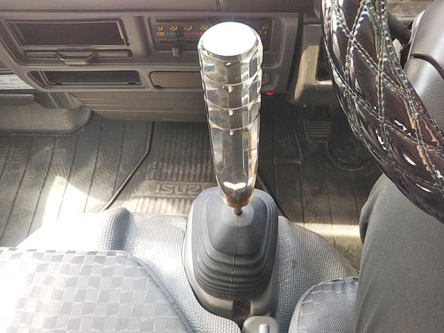 いすゞエルフ平ボディ小型（2t・3t）[写真30]