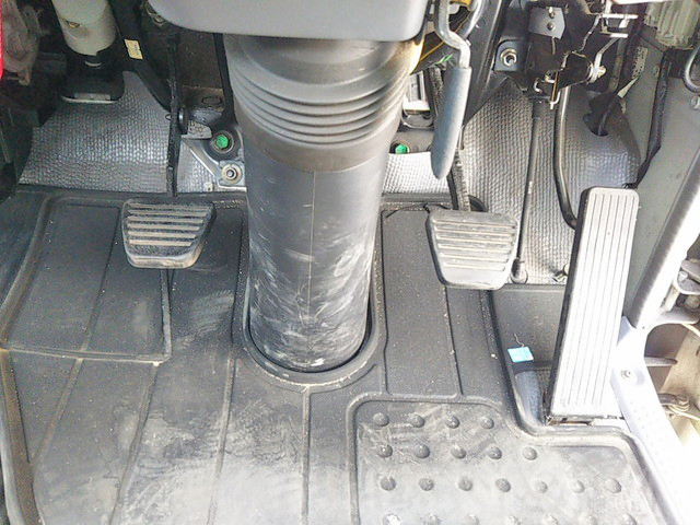 いすゞエルフ平ボディ小型（2t・3t）[写真31]