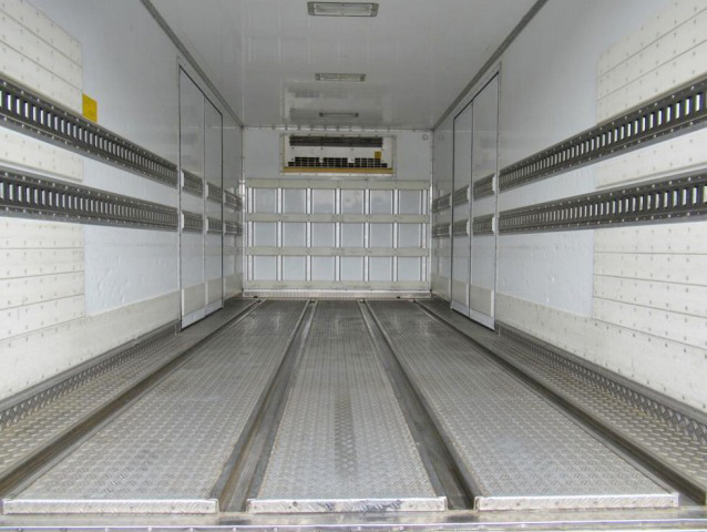 いすゞフォワード冷凍車（冷蔵車）中型（4t）[写真10]