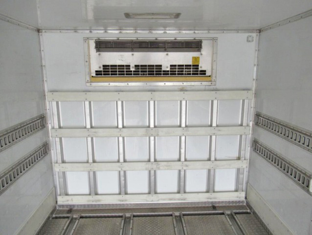 いすゞフォワード冷凍車（冷蔵車）中型（4t）[写真11]