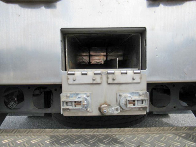 いすゞフォワード冷凍車（冷蔵車）中型（4t）[写真18]