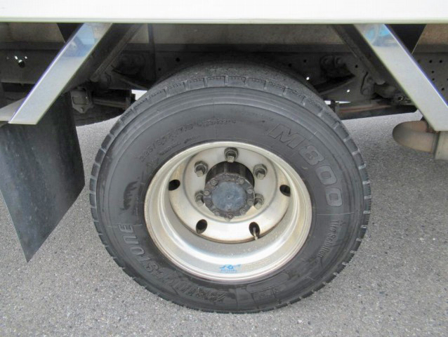 いすゞフォワード冷凍車（冷蔵車）中型（4t）[写真30]