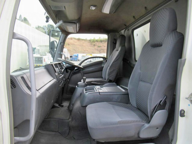 いすゞフォワード冷凍車（冷蔵車）中型（4t）[写真34]