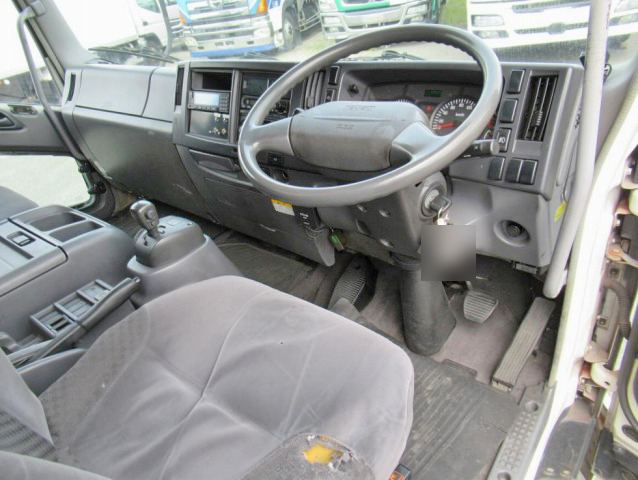 いすゞフォワード冷凍車（冷蔵車）中型（4t）[写真36]