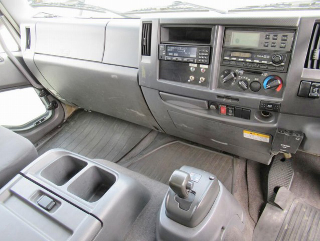 いすゞフォワード冷凍車（冷蔵車）中型（4t）[写真37]