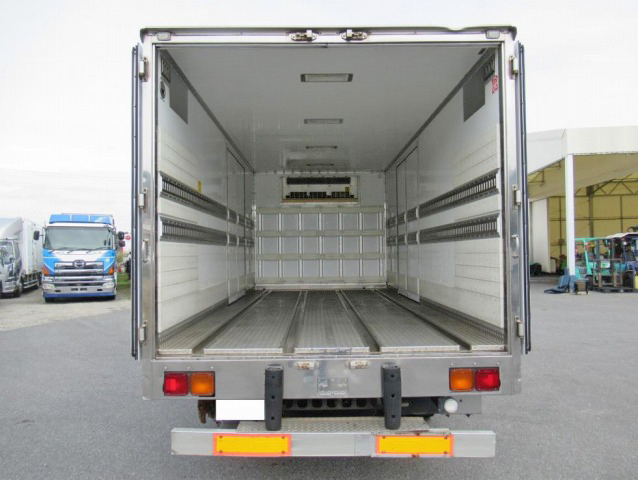 いすゞフォワード冷凍車（冷蔵車）中型（4t）[写真09]