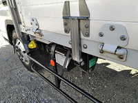 三菱ふそうキャンターアルミウイング小型（2t・3t）[写真11]