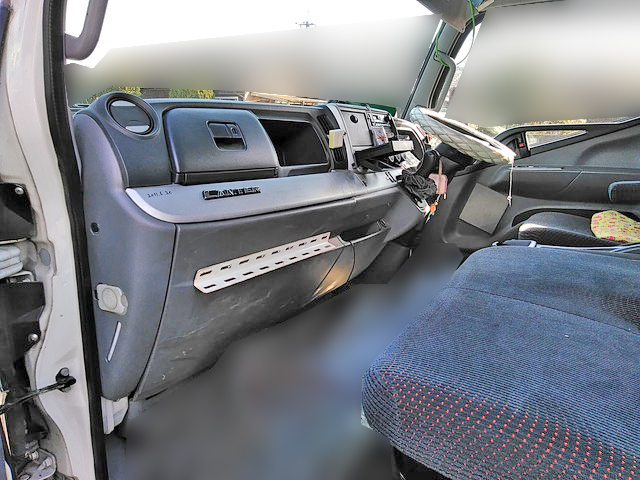 三菱ふそうキャンターアルミウイング小型（2t・3t）[写真31]