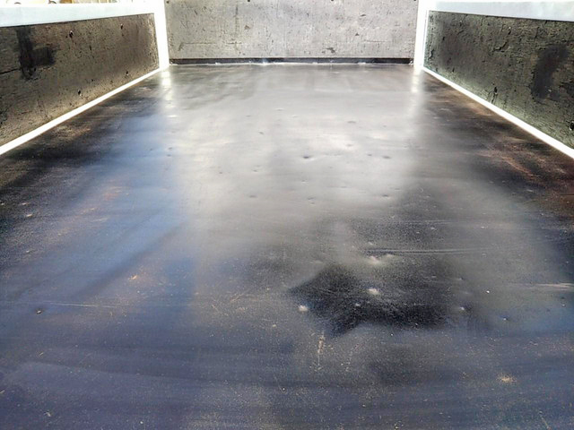 いすゞエルフ平ボディ小型（2t・3t）[写真13]