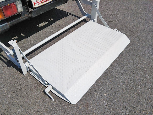いすゞエルフ平ボディ小型（2t・3t）[写真16]
