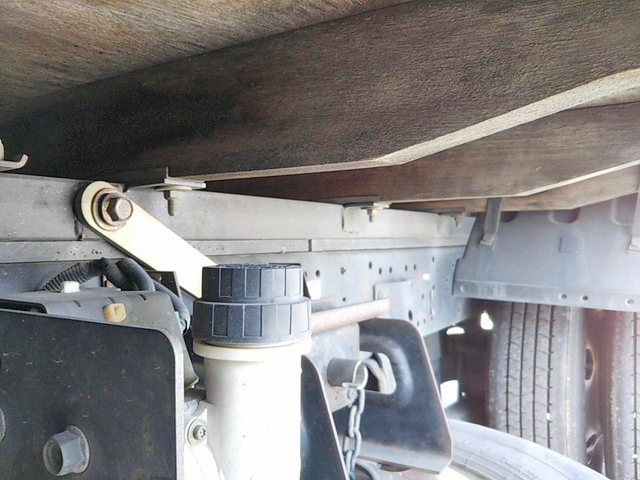 いすゞエルフ平ボディ小型（2t・3t）[写真23]