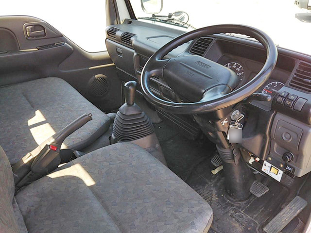 いすゞエルフ平ボディ小型（2t・3t）[写真32]