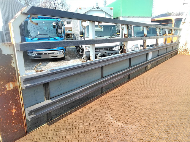 いすゞフォワード平ボディ中型（4t）[写真10]