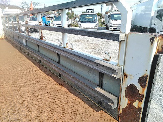 いすゞフォワード平ボディ中型（4t）[写真11]