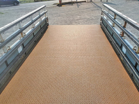 いすゞフォワード平ボディ中型（4t）[写真12]