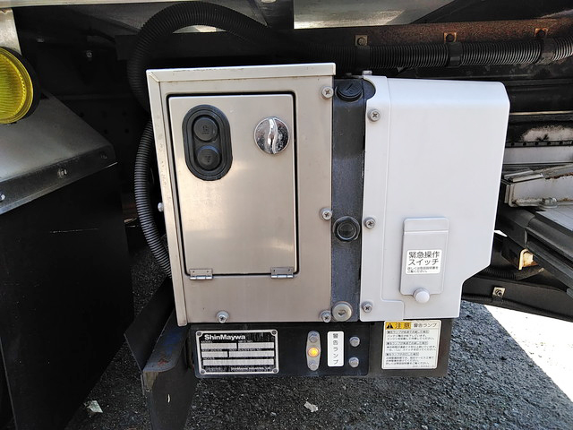 三菱ふそうキャンター冷凍車（冷蔵車）小型（2t・3t）[写真17]