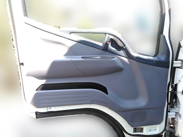 三菱ふそうキャンター冷凍車（冷蔵車）小型（2t・3t）[写真26]