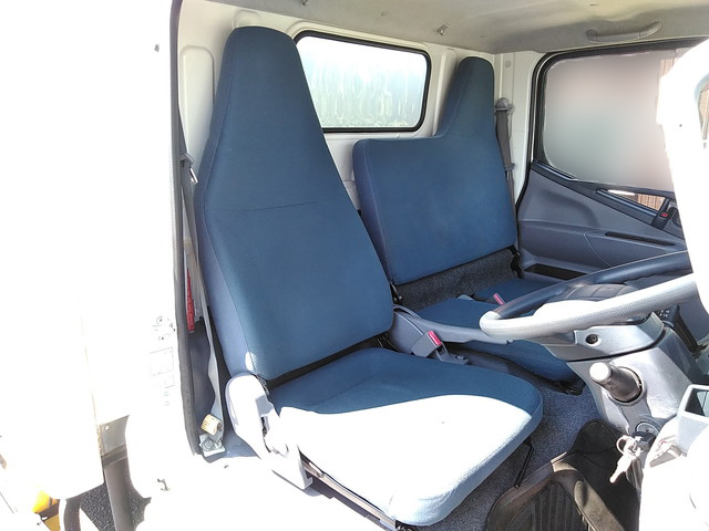 三菱ふそうキャンター冷凍車（冷蔵車）小型（2t・3t）[写真29]