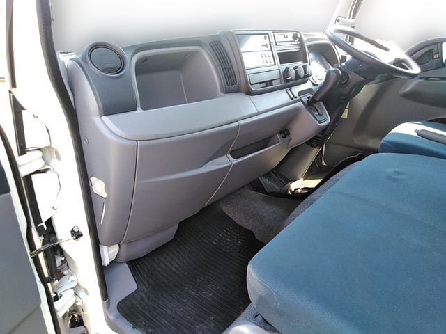 三菱ふそうキャンター冷凍車（冷蔵車）小型（2t・3t）[写真31]