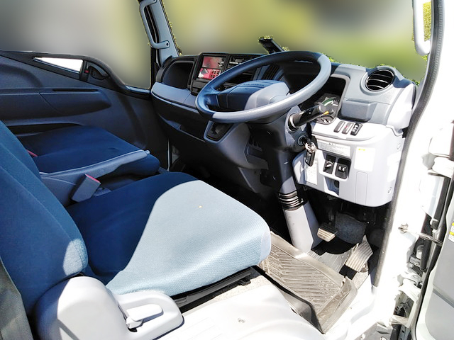 三菱ふそうキャンター冷凍車（冷蔵車）小型（2t・3t）[写真32]