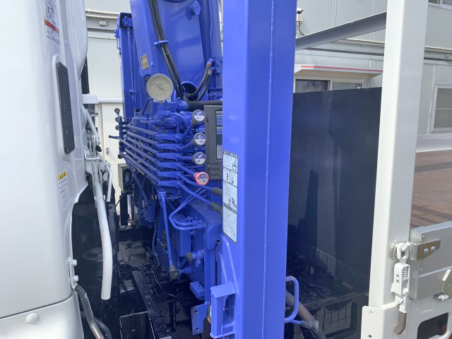 日野レンジャーセルフクレーン4段増トン（6t・8t）[写真20]