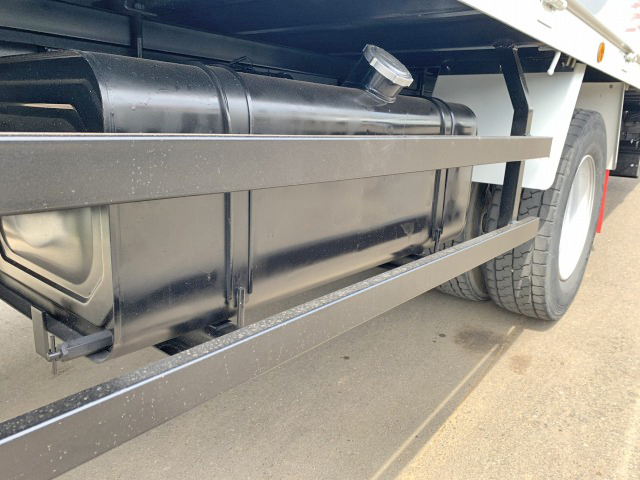 日野レンジャーセルフクレーン4段増トン（6t・8t）[写真21]