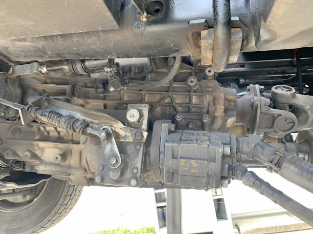 日野レンジャーセルフクレーン4段増トン（6t・8t）[写真25]