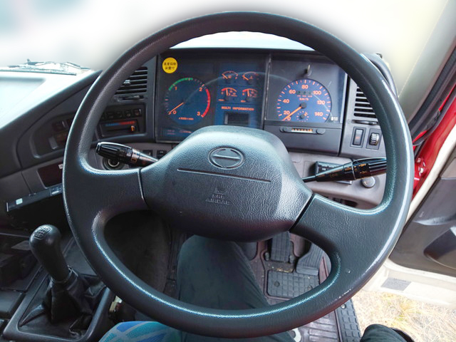 日野プロフィアアルミブロック大型（10t）[写真33]