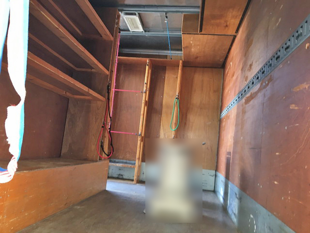 三菱ふそうキャンターアルミバン小型（2t・3t）[写真10]