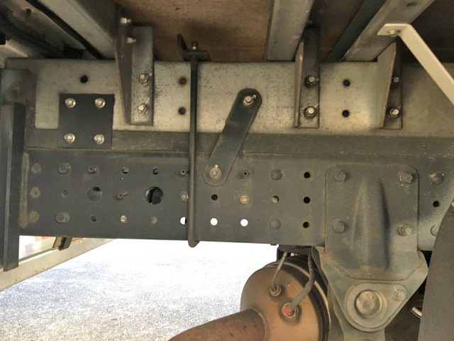 三菱ふそうキャンターアルミバン小型（2t・3t）[写真18]