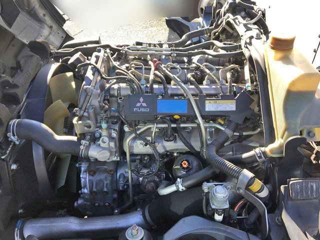 三菱ふそうキャンターアルミバン小型（2t・3t）[写真25]