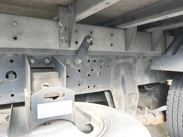 三菱ふそうキャンターアルミバン小型（2t・3t）[写真12]